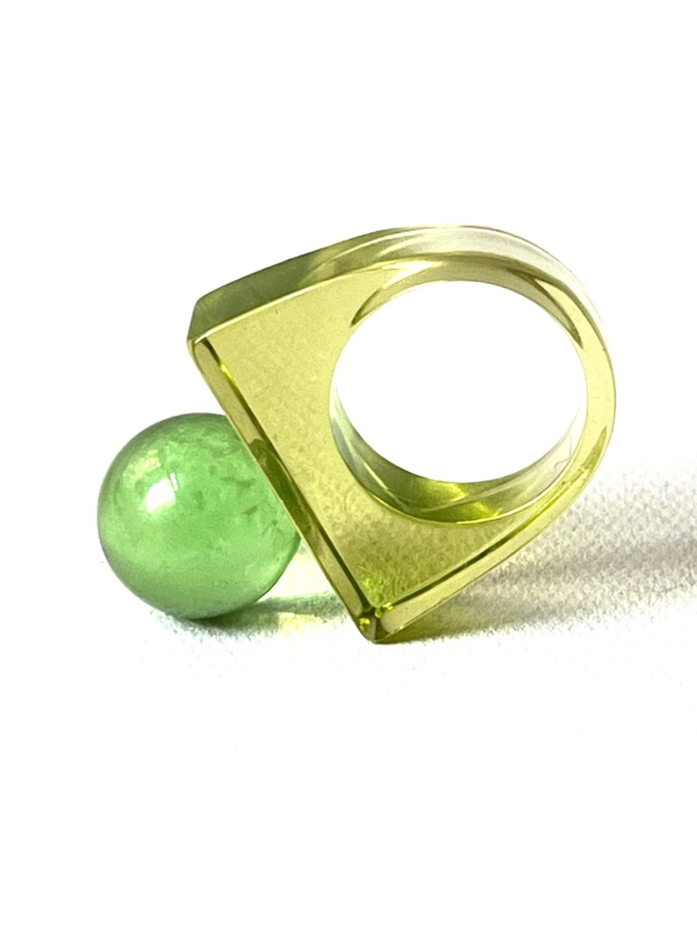 Vintage Size 7 Lucite Ring Chunky Statement Crystal Green Hi Ball Top  Acrylic